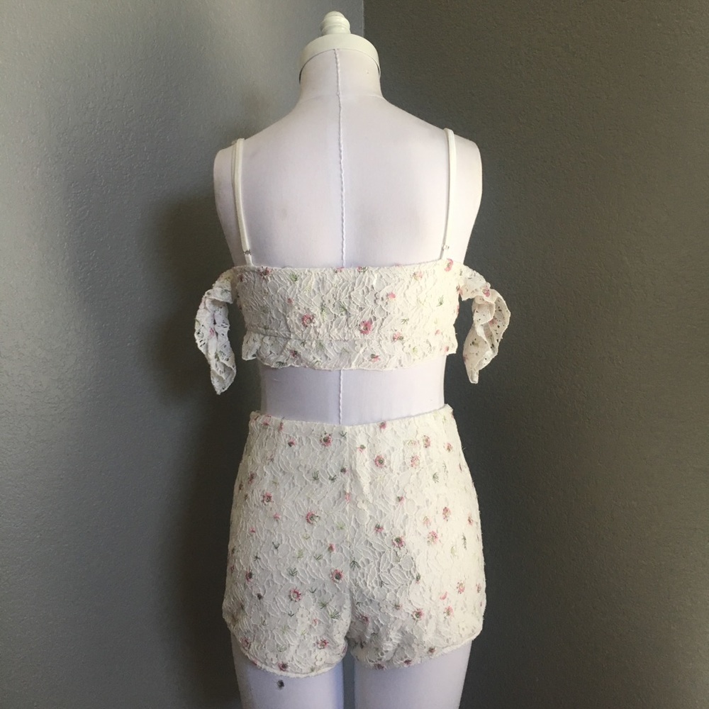 Lace set - Picture 2 of 3